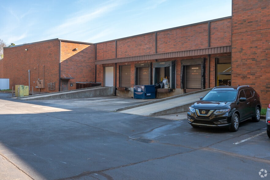 More Photos Of 1801 W Oak Pky, Marietta Warehouse For Lease