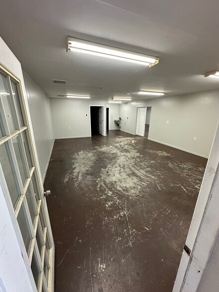 More Photos Of 716 Wesley Ave, Tarpon Springs Warehouse For Lease