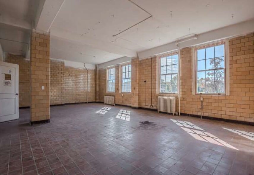 More Photos Of 232 Colter Rd, Delaware City Office For Sale