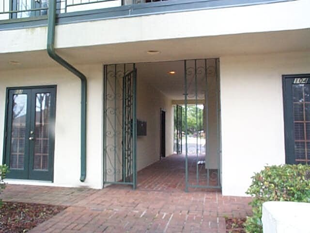 More Photos Of 178 Main St, Biloxi Office For Lease