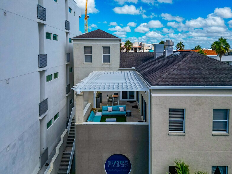 More Photos Of 1345 2nd St, Sarasota Office Residential For Sale