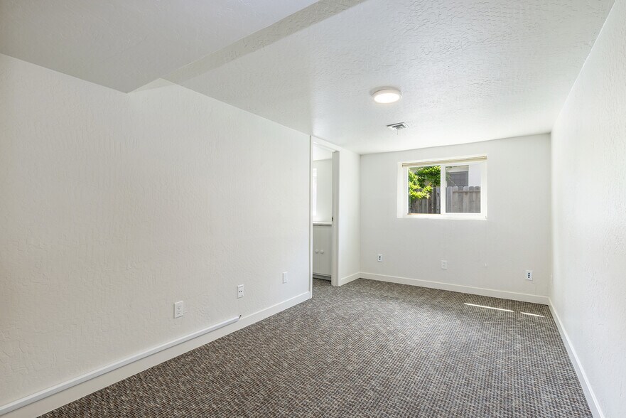 More Photos Of 1801 Oak St, Napa Office For Sale