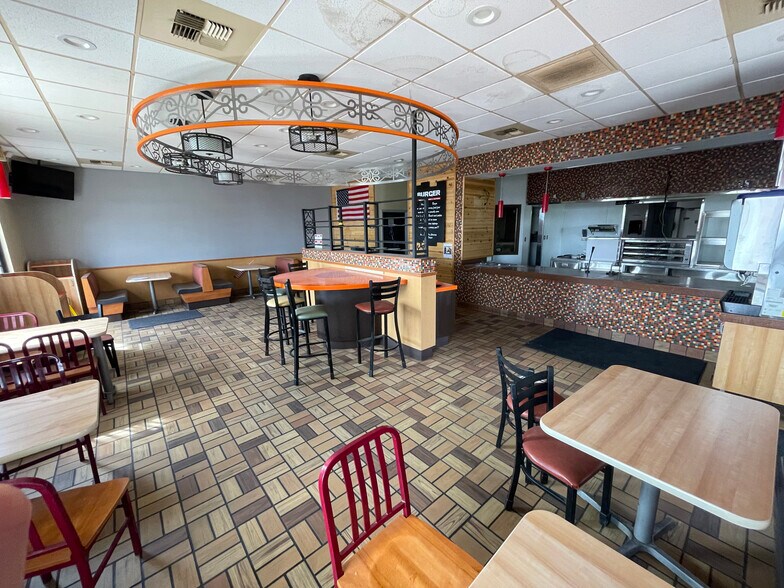More Photos Of 1117 Kern St, Taft Restaurant For Lease