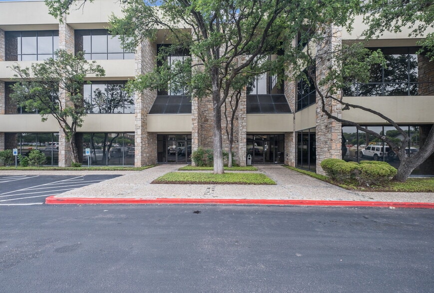 More Photos Of 12042 Blanco Rd, San Antonio Office For Lease
