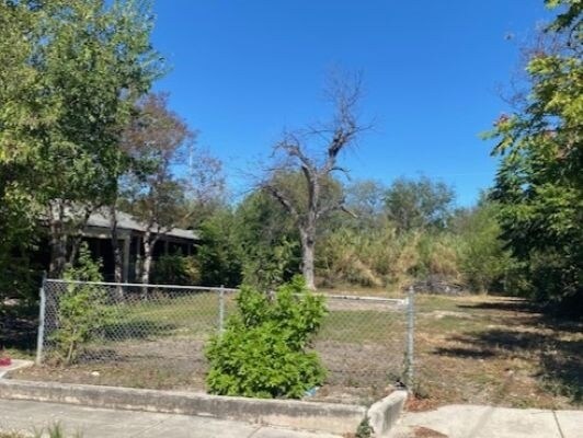 Primary Photo Of 633 Arbor Pl, San Antonio Land For Sale