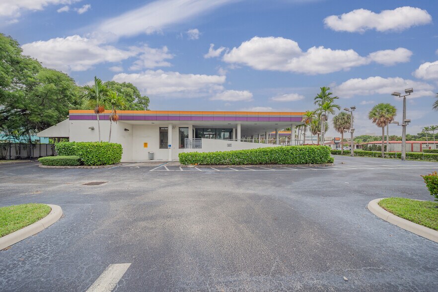 More Photos Of 1300 S Federal Hwy, Fort Lauderdale Auto Dealership For Sale