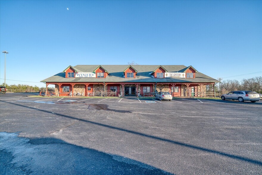 More Photos Of 78 Chestnut Hill Rd, Crossville Freestanding For Sale