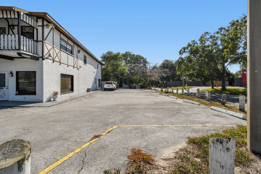 More Photos Of 3601 E Busch Blvd, Tampa Storefront Retail Office For Sale