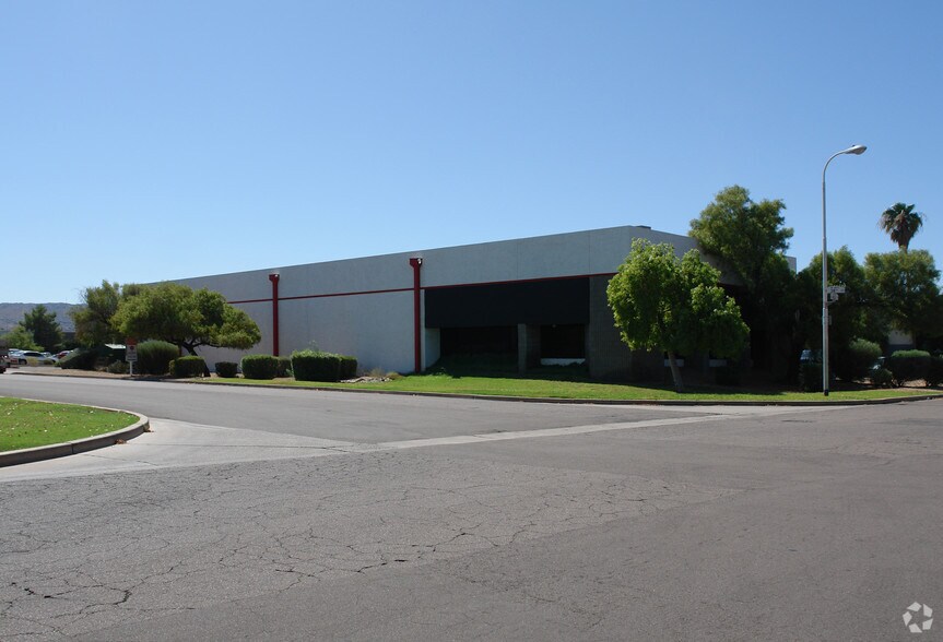More Photos Of 3745 E Wier Ave, Phoenix Warehouse For Lease