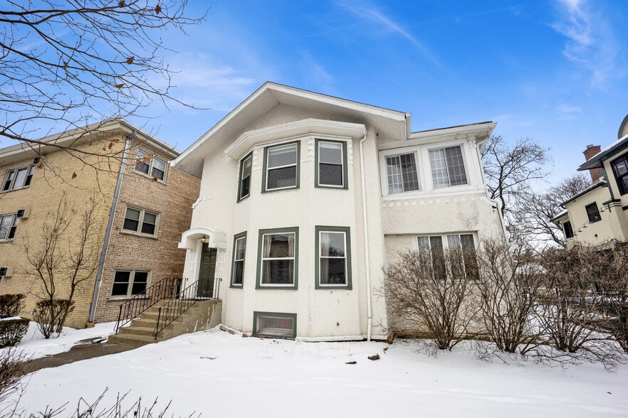 More Photos Of 309 Chicago Ave, Oak Park Apartments For Sale