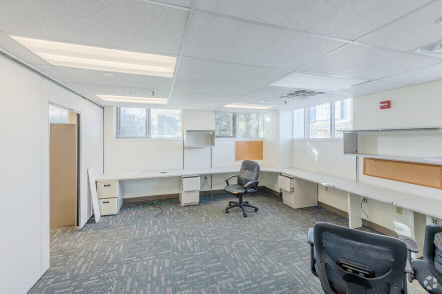 More Photos Of 45 Willard Ave, Providence Medical For Sale