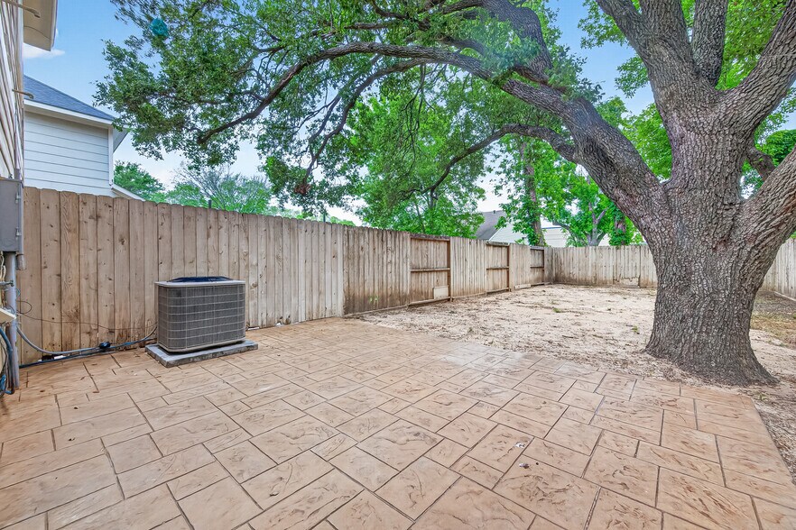 More Photos Of 14134 Packard St, Houston Specialty For Sale