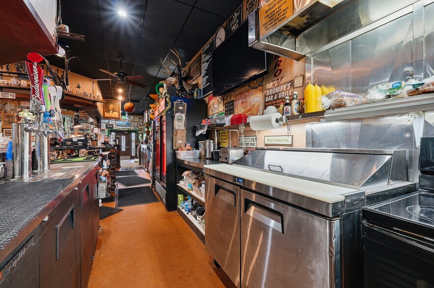 More Photos Of 212 20th St, Huntington Storefront Retail Residential For Sale