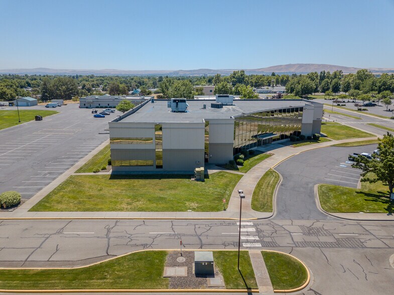 More Photos Of 2425 Stevens Center Pl, Richland Office For Lease