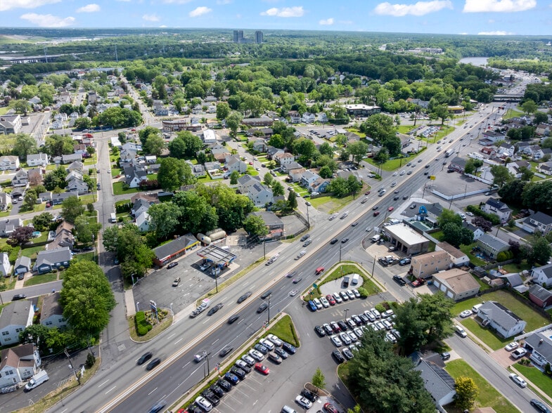 More Photos Of 370 US Highway 1, Edison Auto Repair For Sale