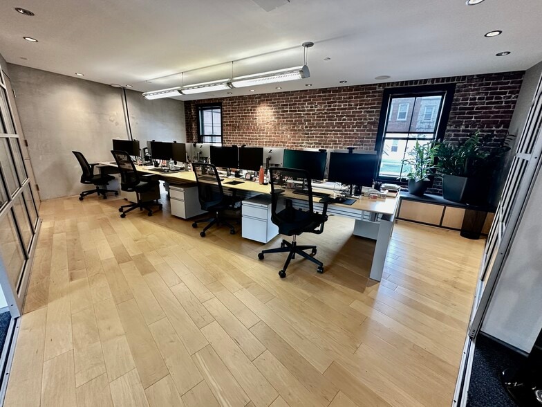 More Photos Of 12 Havemeyer Pl, Greenwich Office For Lease