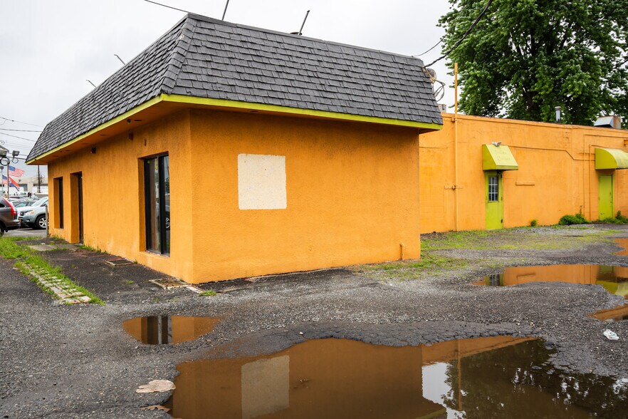 More Photos Of 72-74 Route 46 E, Lodi Restaurant For Sale