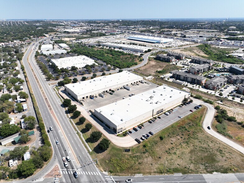 More Photos Of 11827 Tech Com, San Antonio Unknown For Lease