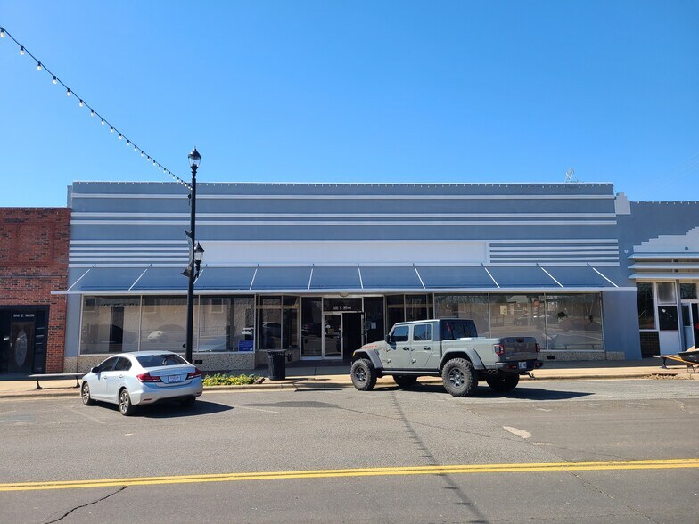 Primary Photo Of 106 E Main St, Kilgore Freestanding For Lease