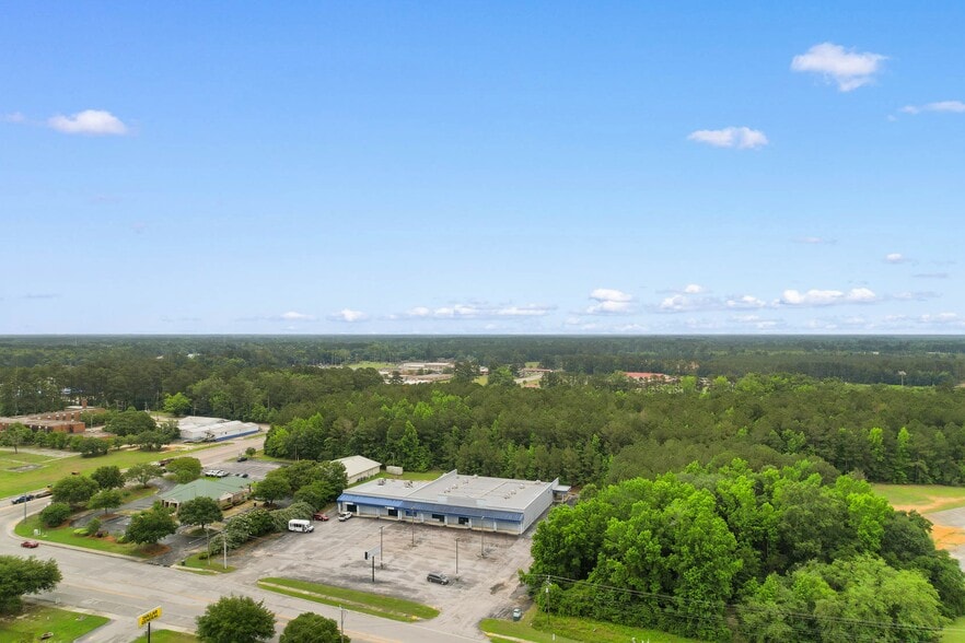 More Photos Of 480 Nelson Blvd, Kingstree Department Store For Sale