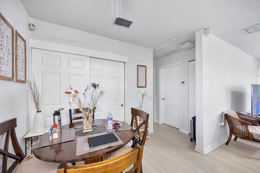 More Photos Of 14260 SW 88th Ave, Palmetto Bay Apartments For Sale