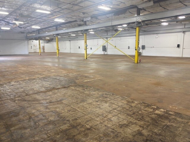 More Photos Of 8420 South Ave, Youngstown Manufacturing For Sale