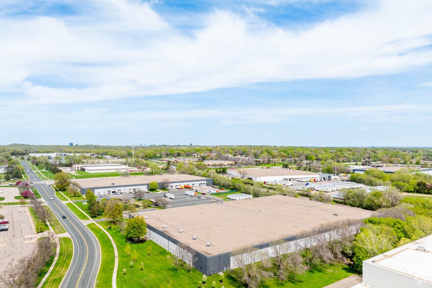 More Photos Of 10901 Hampshire Ave S, Bloomington Warehouse For Lease