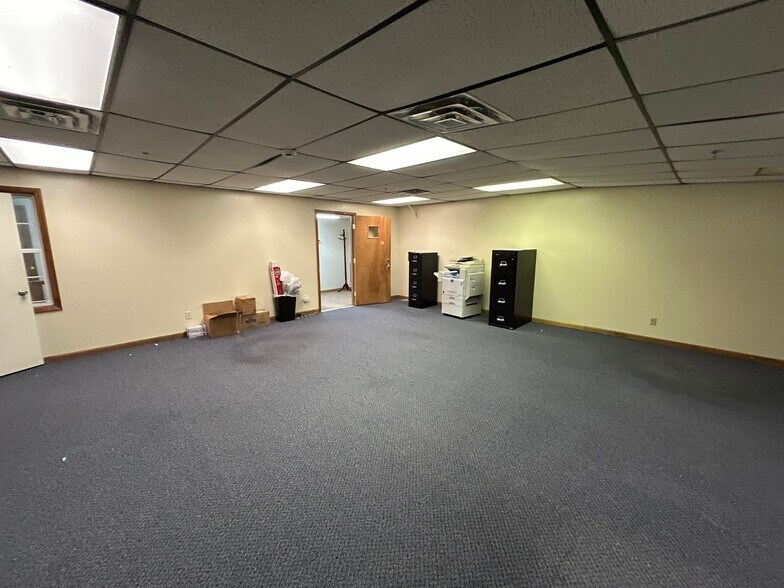 More Photos Of 198 George St, Beckley Research And Development For Lease