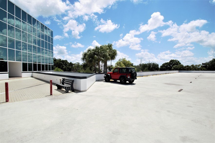 More Photos Of 2701 W Oakland Park Blvd, Oakland Park Office For Sale