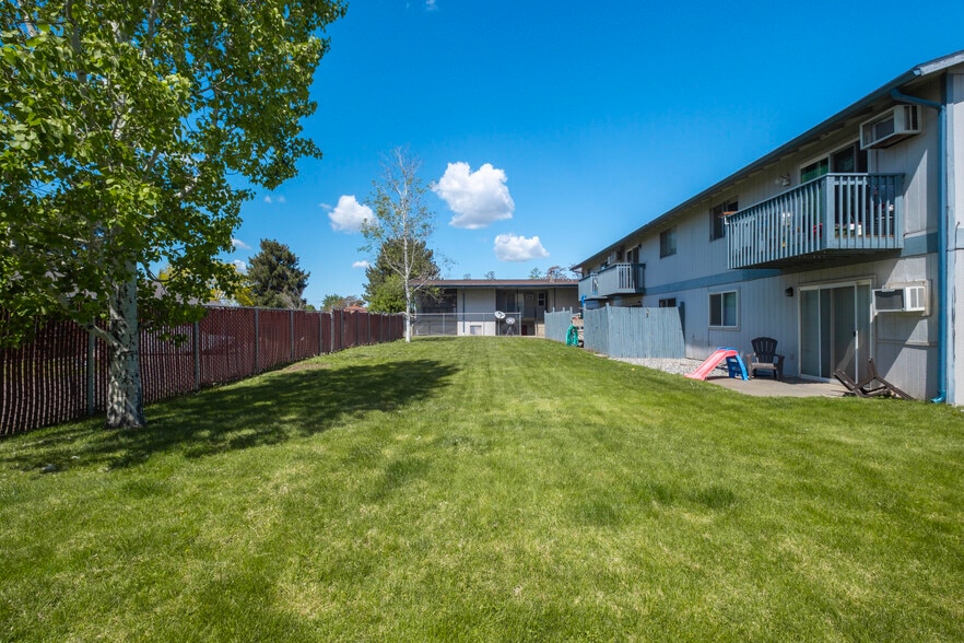 More Photos Of 1800 Evergreen St, Walla Walla Apartments For Sale