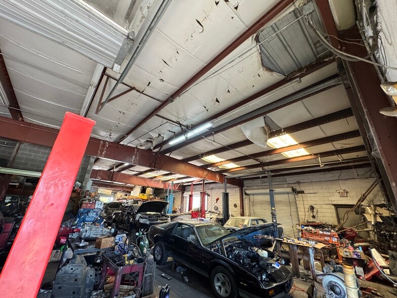 More Photos Of 4050 Lawrenceville Hwy NW, Lilburn Auto Repair For Sale