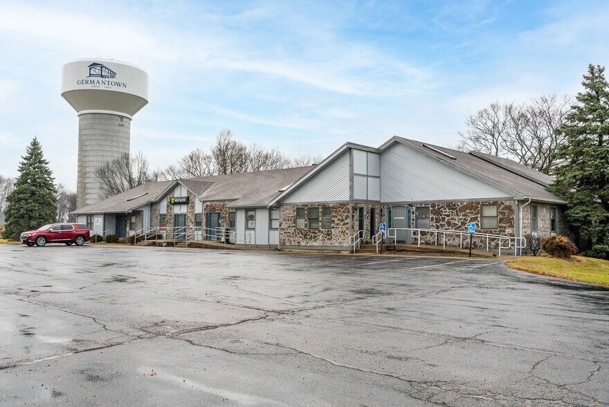 More Photos Of 1864-1870 Dayton Germantown Pike, Germantown Medical For Sale