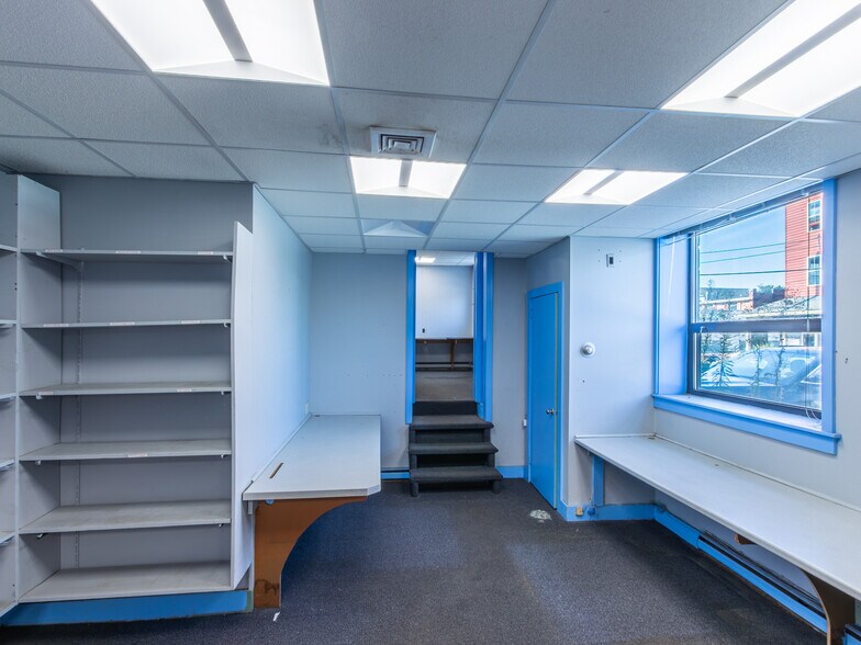 More Photos Of 66 Ralston St, Keene Distribution For Sale