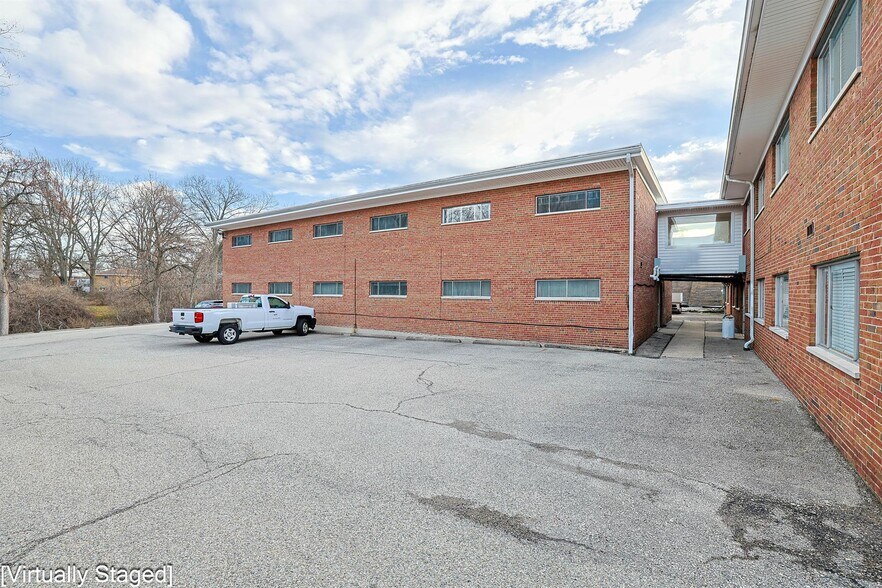 More Photos Of 1172 W Galbraith Rd, Cincinnati Office For Sale