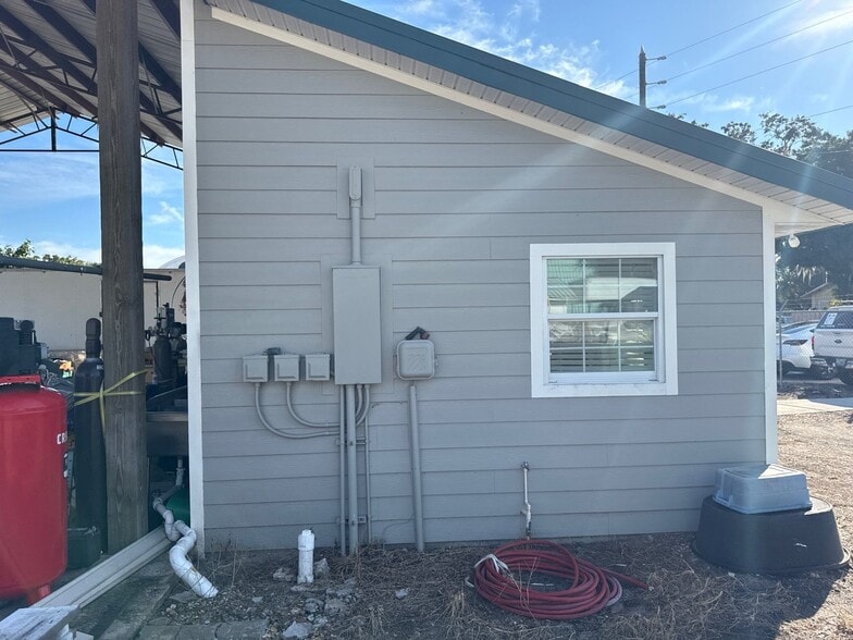 More Photos Of 460 N Franklin St, Sebring Warehouse For Sale