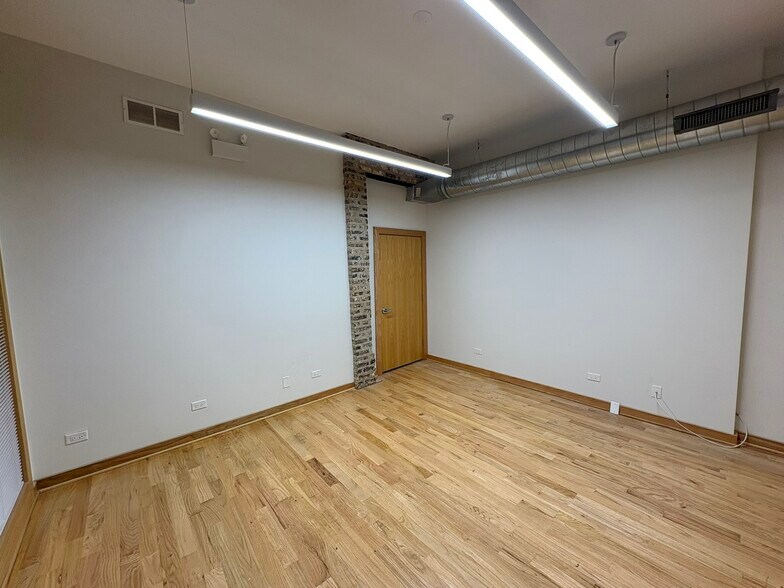 More Photos Of 435 W Diversey Pky, Chicago Apartments For Lease