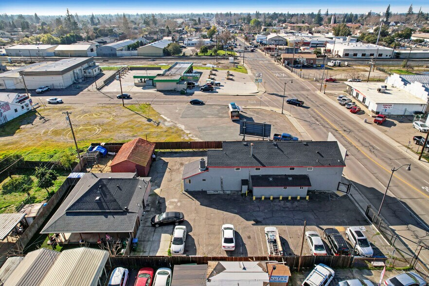 More Photos Of 104 E Lodi Ave, Lodi Storefront Retail Office For Sale