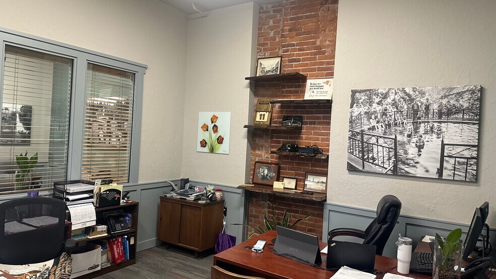 More Photos Of 103-105 S Water St, Silverton Storefront For Sale