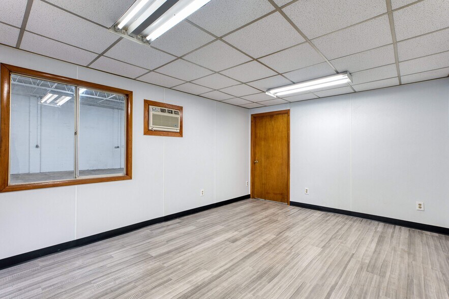 More Photos Of 4549 St Augustine Rd, Jacksonville Warehouse For Lease