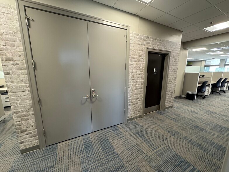 More Photos Of 1201 19th Pl, Vero Beach Office For Lease