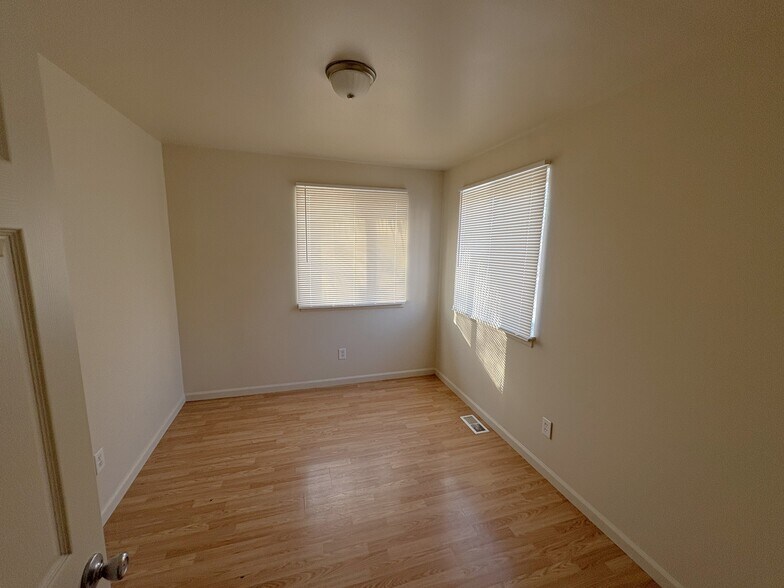 More Photos Of 611-617 Palisades Dr, Pacific Apartments For Sale