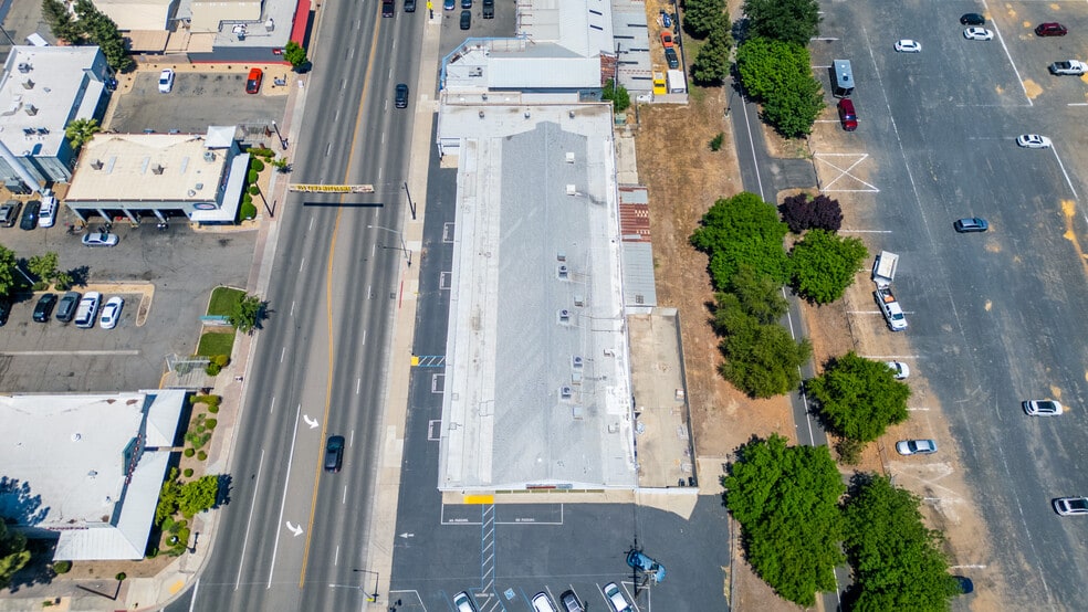 More Photos Of 727 Clovis Ave, Clovis Freestanding For Sale