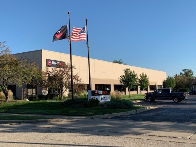 Primary Photo Of 345 Memorial Dr, Crystal Lake Showroom For Sale