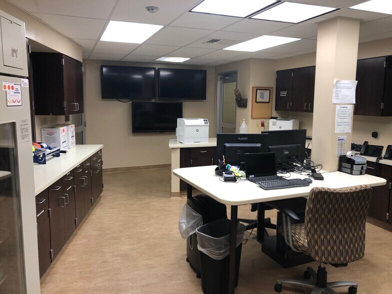 More Photos Of 2346 Jacksonville Rd, Bethlehem Medical For Sale