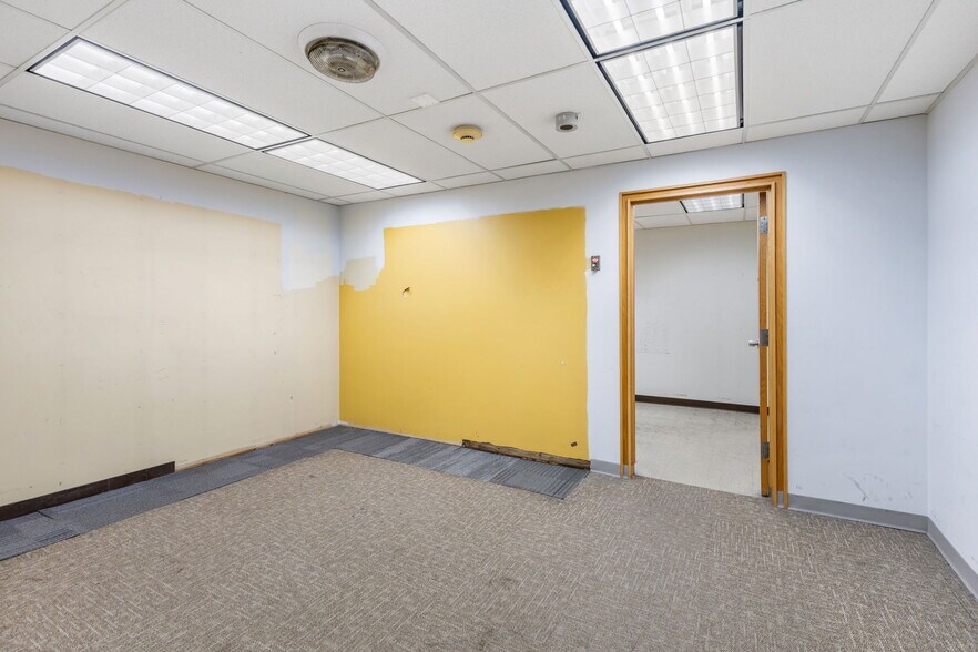 More Photos Of 200 N Public Rd, Lafayette Bank For Sale