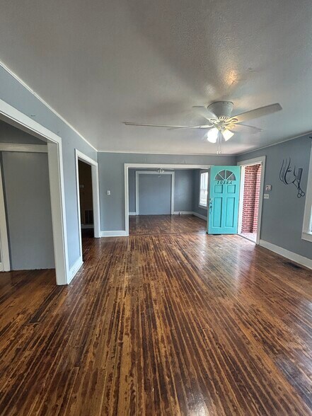 More Photos Of 1058 St Andrews Rd, Columbia General Retail For Sale