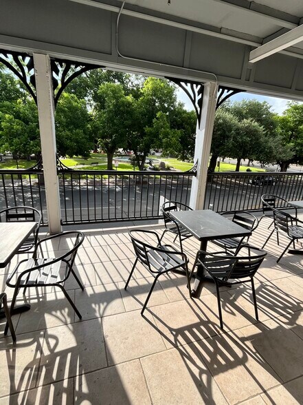 More Photos Of 204 S Austin St, Seguin Restaurant For Sale