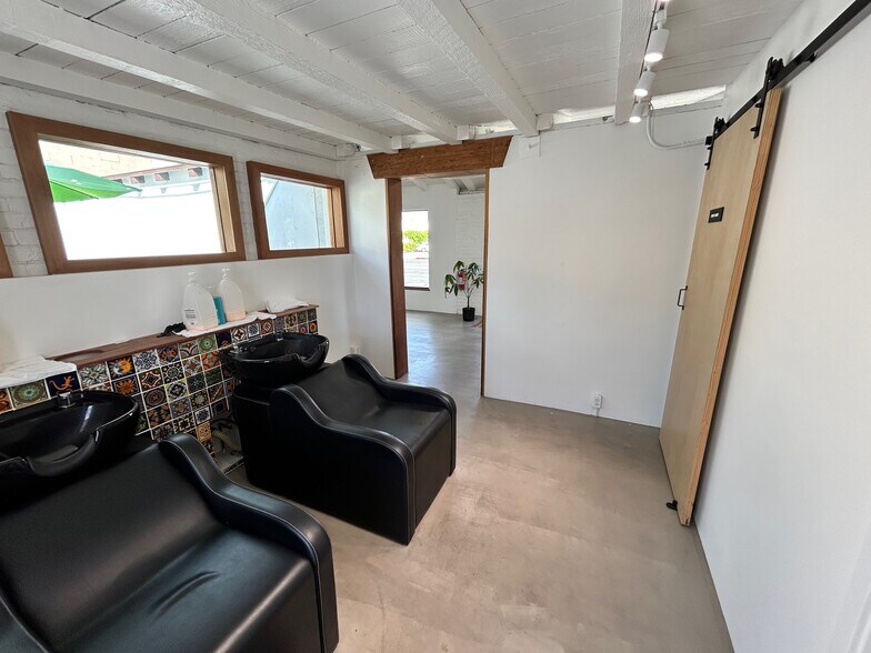 More Photos Of 327 S San Gabriel Blvd, San Gabriel General Retail For Sale