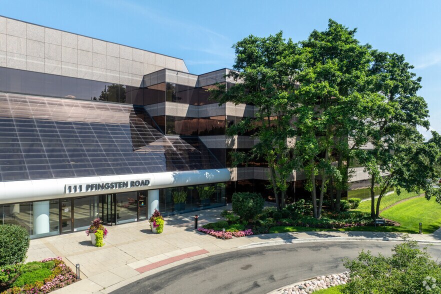 More Photos Of 111 Pfingsten Rd, Deerfield Medical For Lease