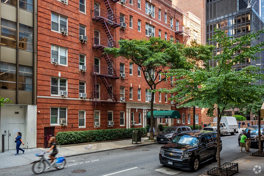More Photos Of 225 E 47th St, New York Apartments For Sale